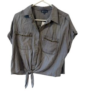 Democracy NWT size Medium